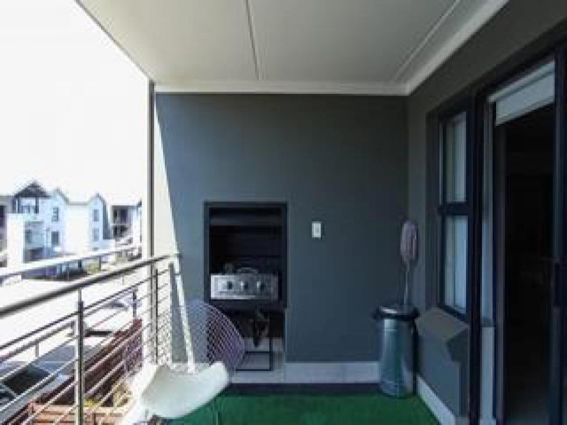 Balcony - 9 square meters of property in Longlake 