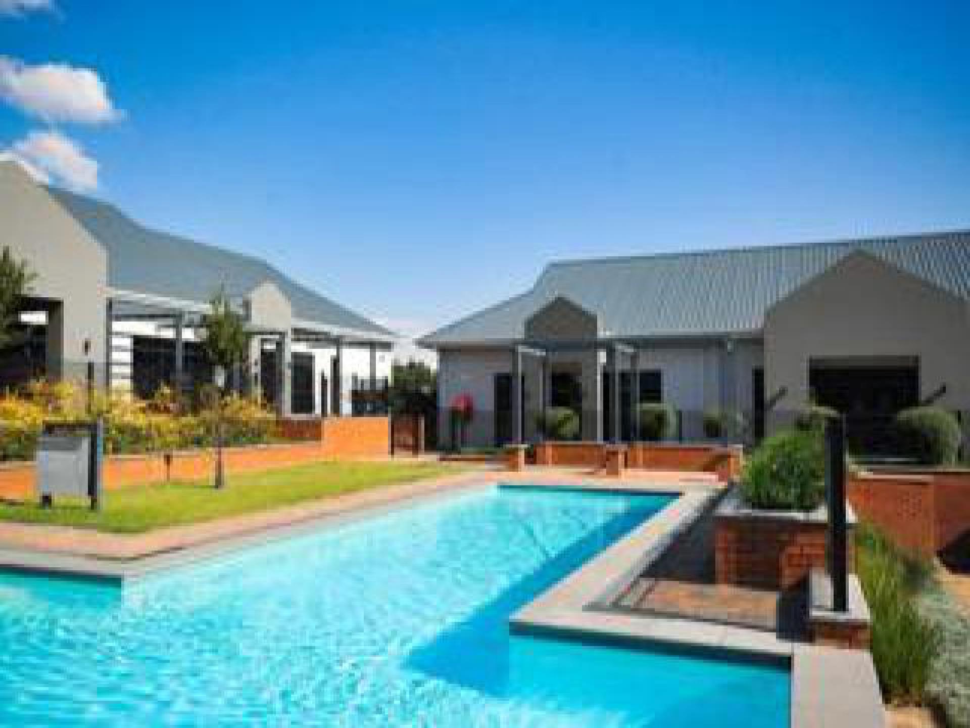 Entertainment of property in Longlake 