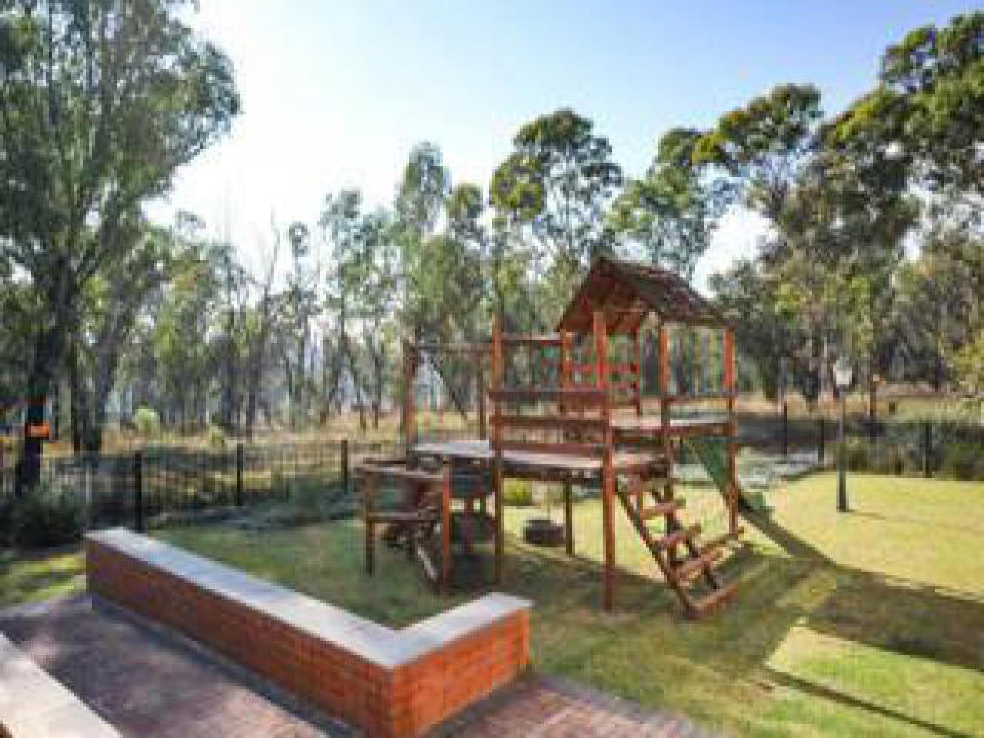 Entertainment of property in Longlake 