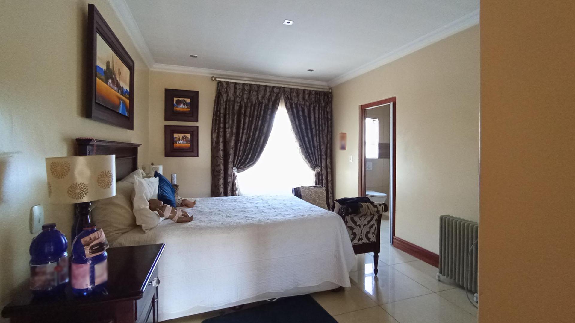 Bed Room 3 - 19 square meters of property in Sagewood