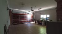 Garage - 40 square meters of property in Sagewood