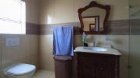 Bathroom 3+ - 6 square meters of property in Sagewood