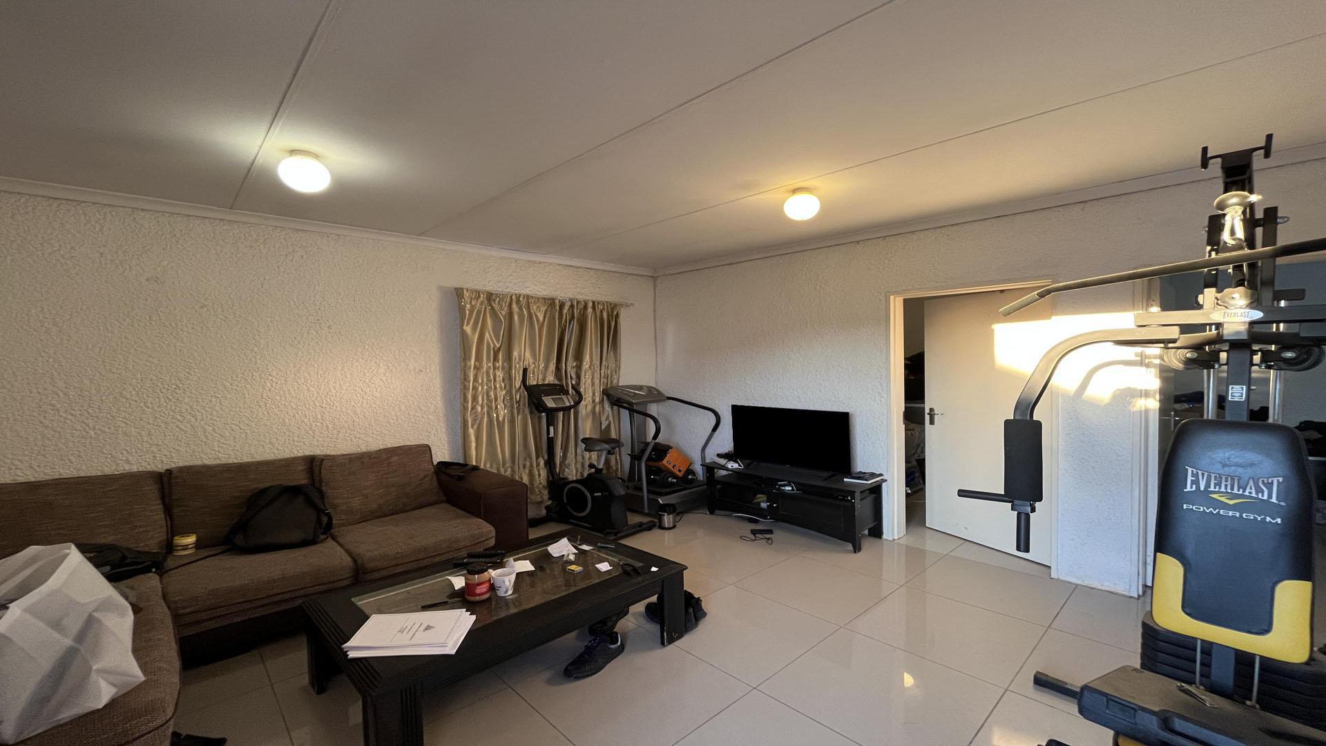 Lounges of property in Kimberley