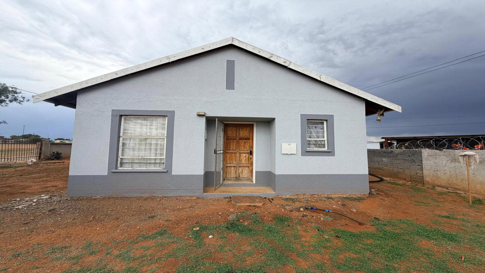 Front View of property in Kimberley