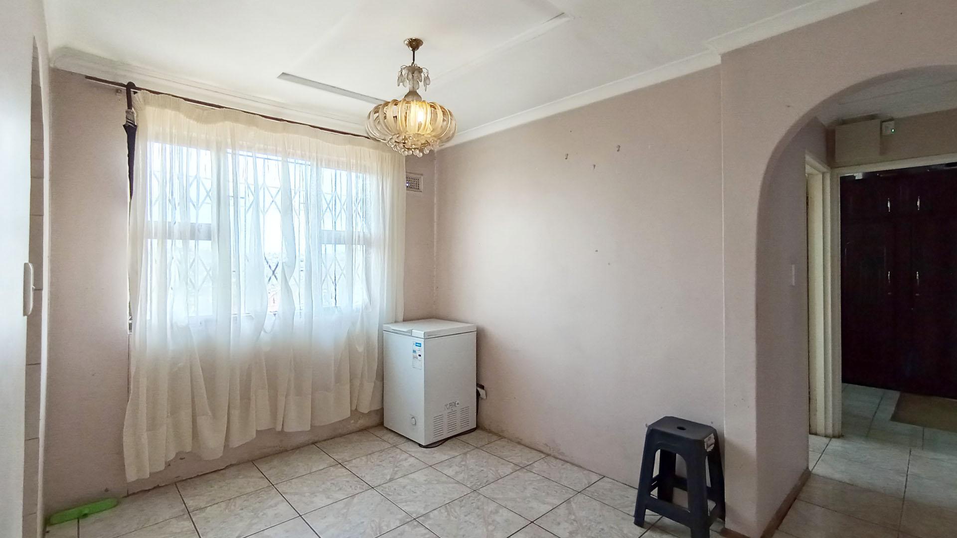 Dining Room - 9 square meters of property in Orient Hills