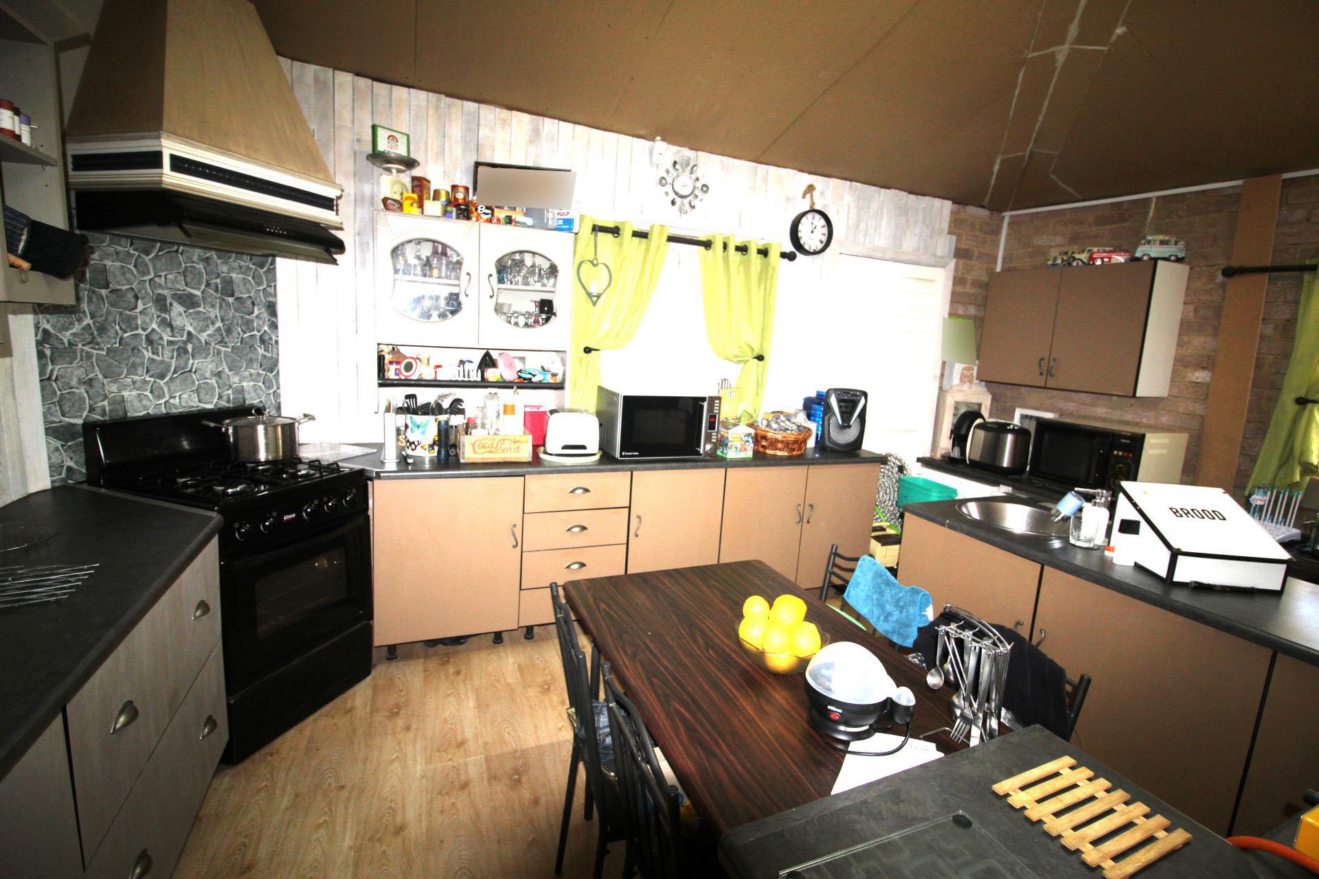Kitchen of property in Golf Park