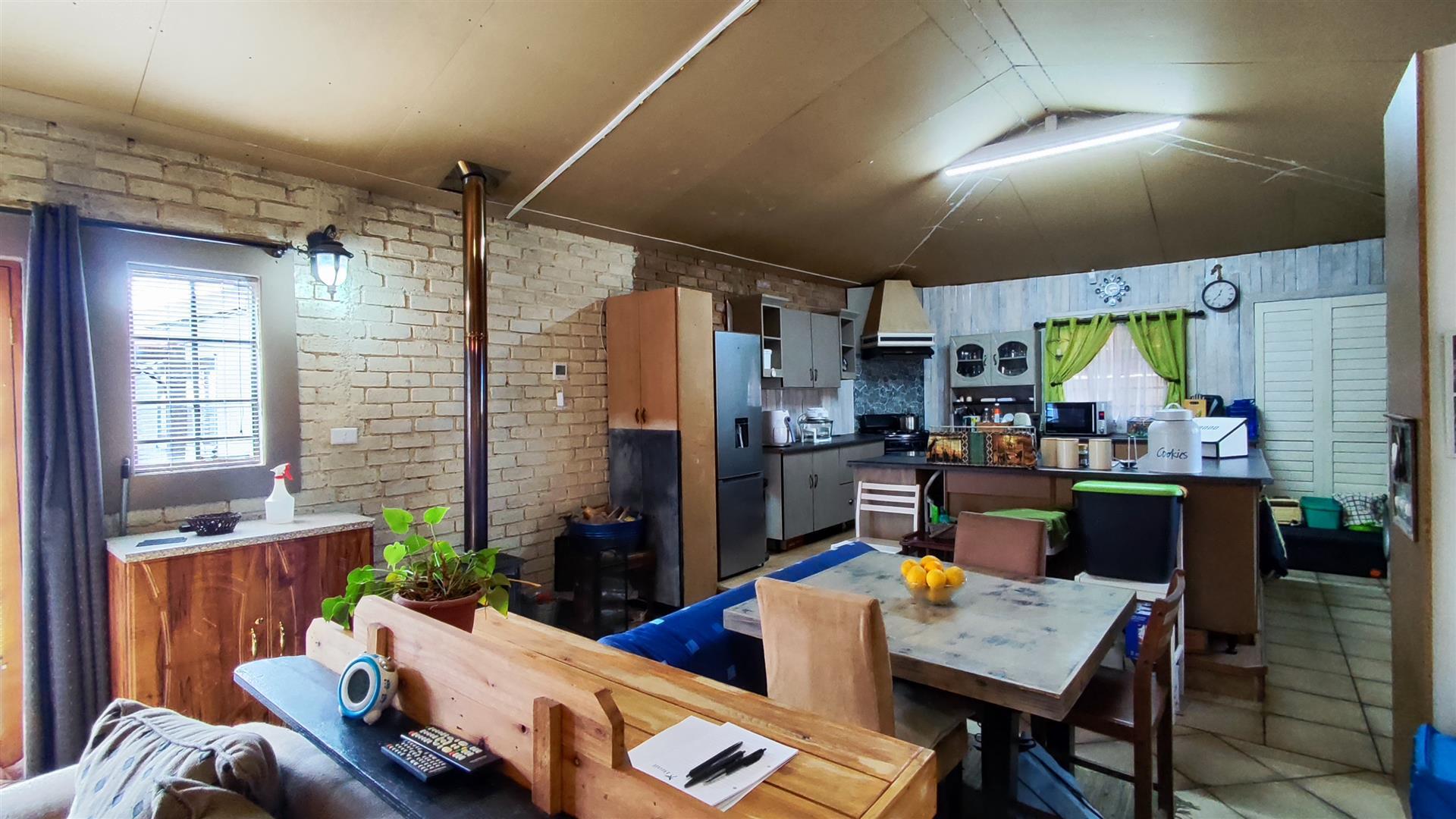 Dining Room of property in Golf Park