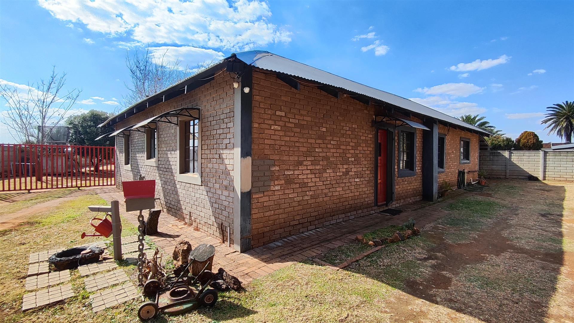 Backyard of property in Golf Park