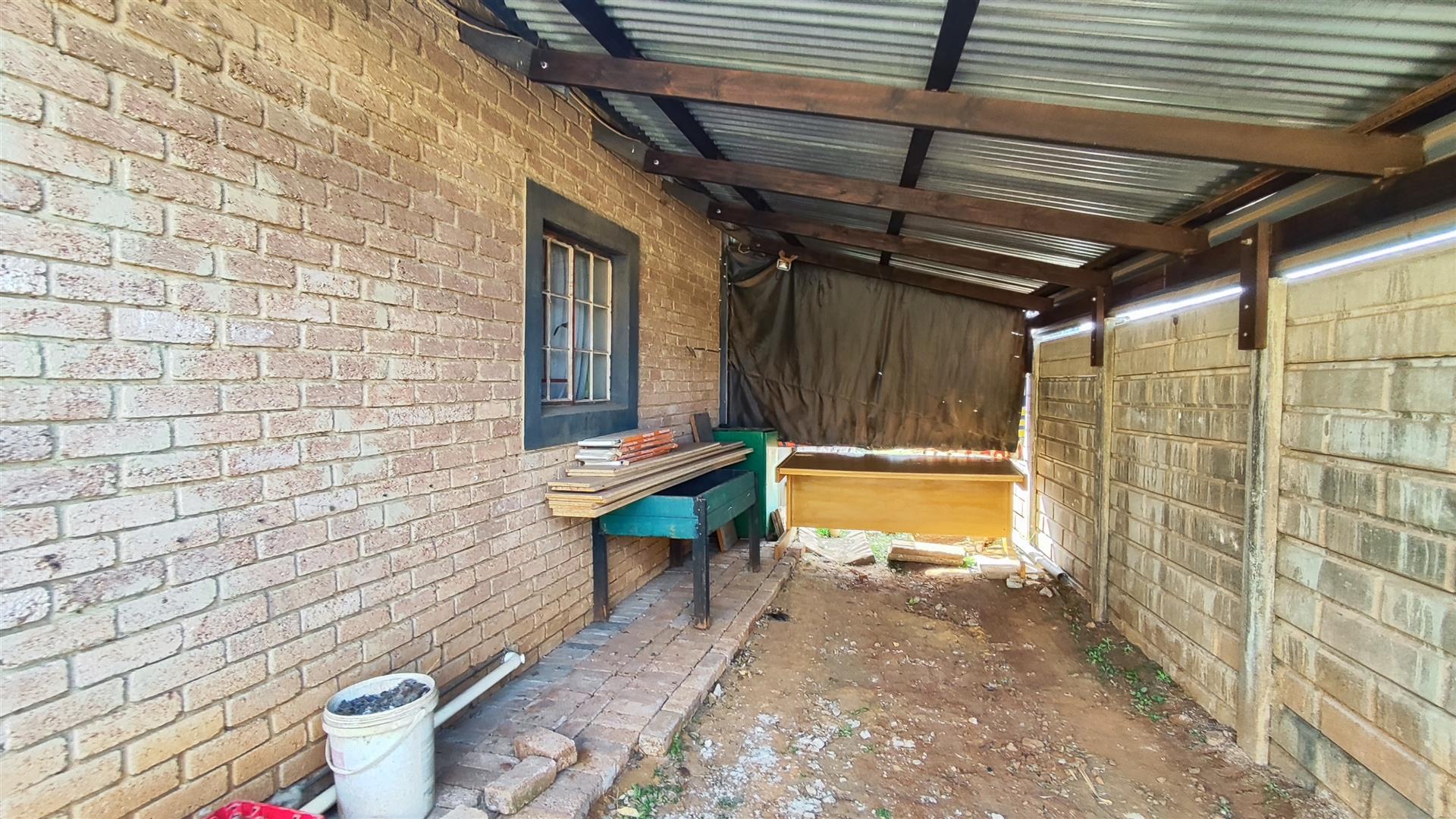 Patio - 10 square meters of property in Golf Park