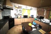 Kitchen of property in Golf Park