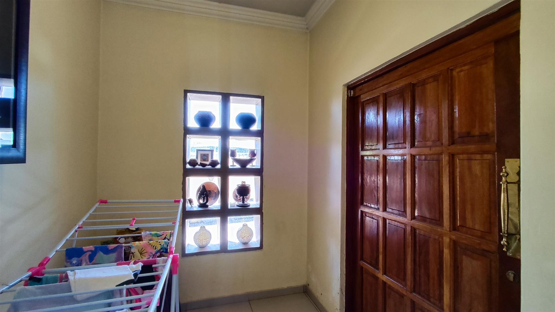 Spaces - 121 square meters of property in Edenvale