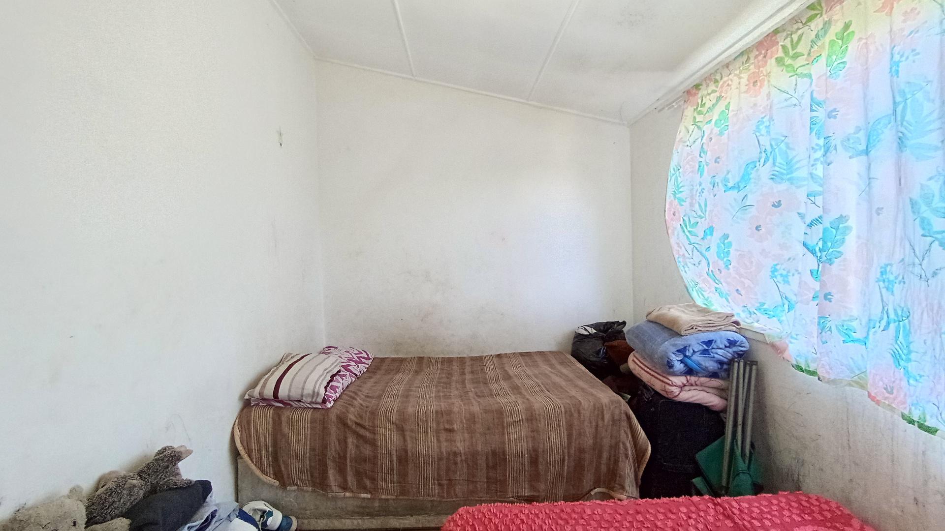 Bed Room 1 - 13 square meters of property in Hillary 