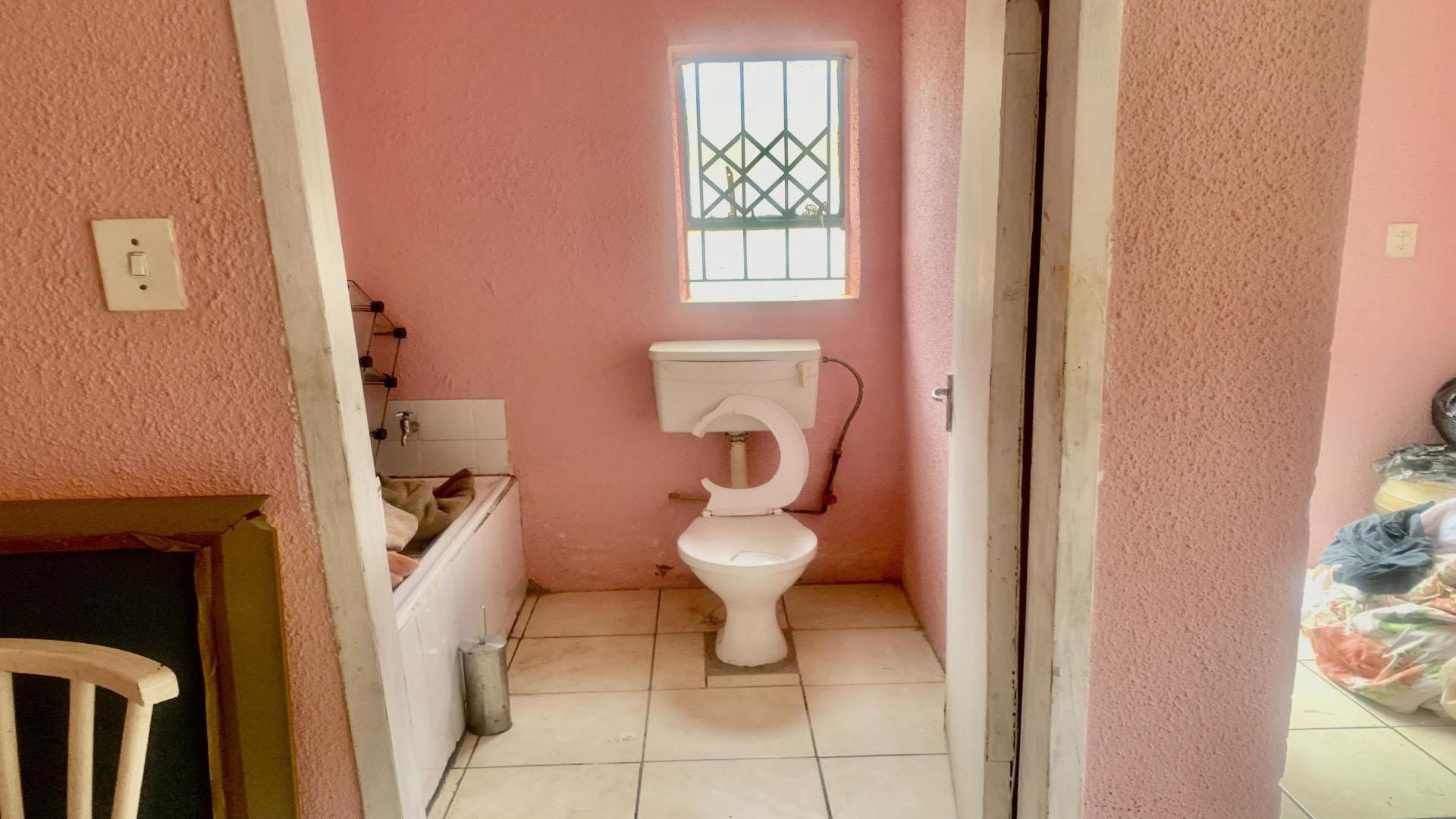 Bathroom 2 of property in Ormonde