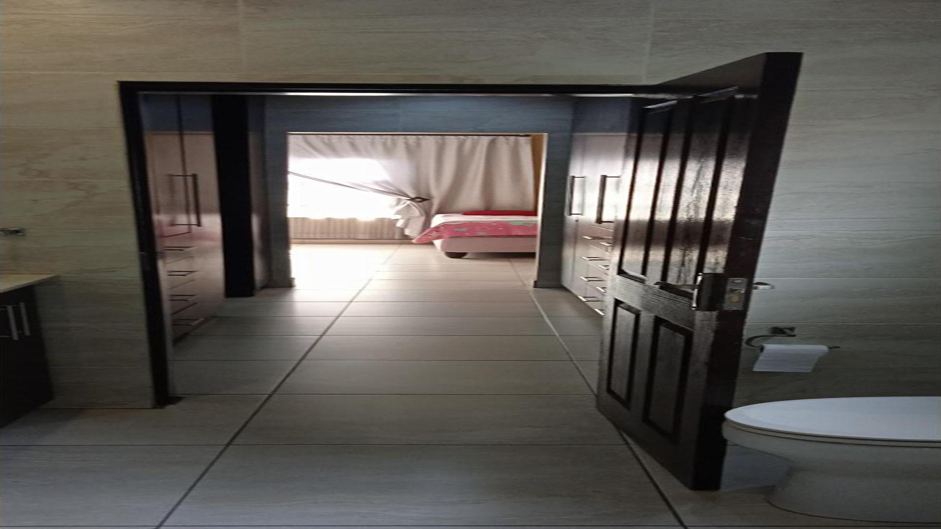 Spaces of property in Aerorand