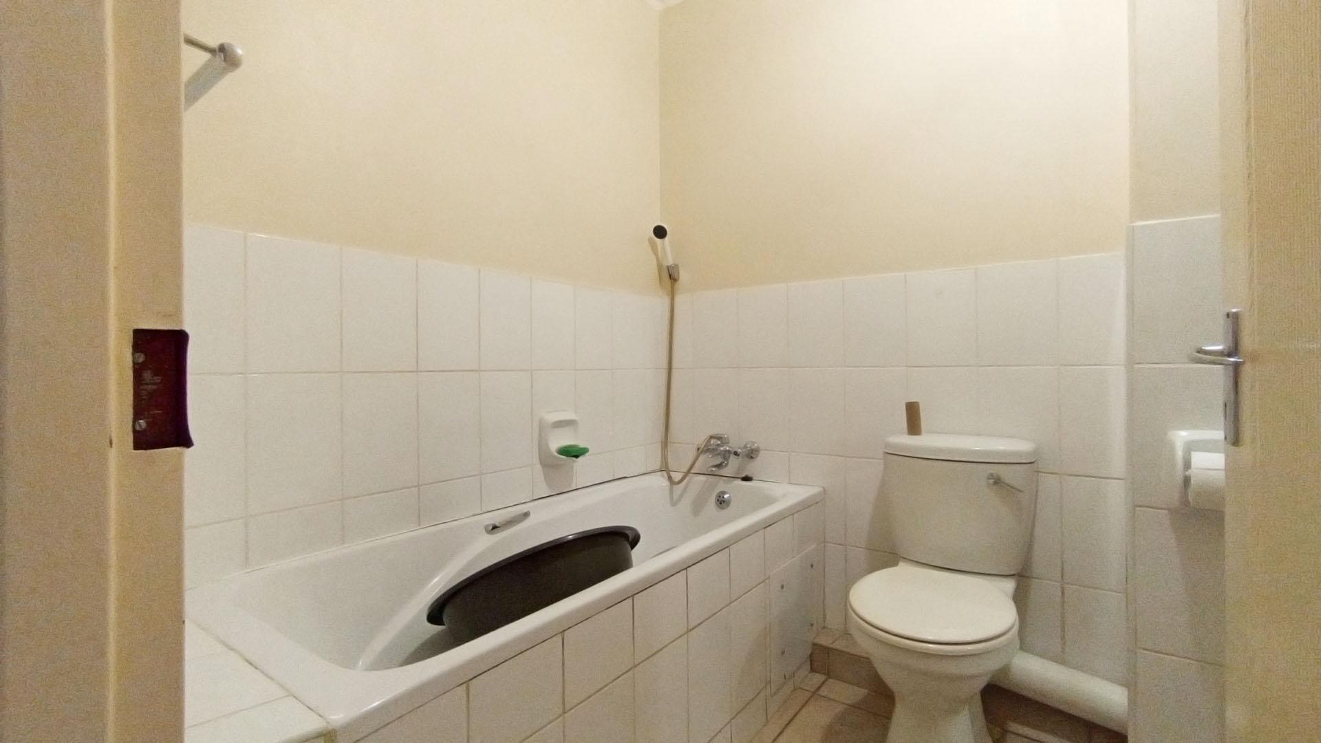 Bathroom 1 - 6 square meters of property in Pelham