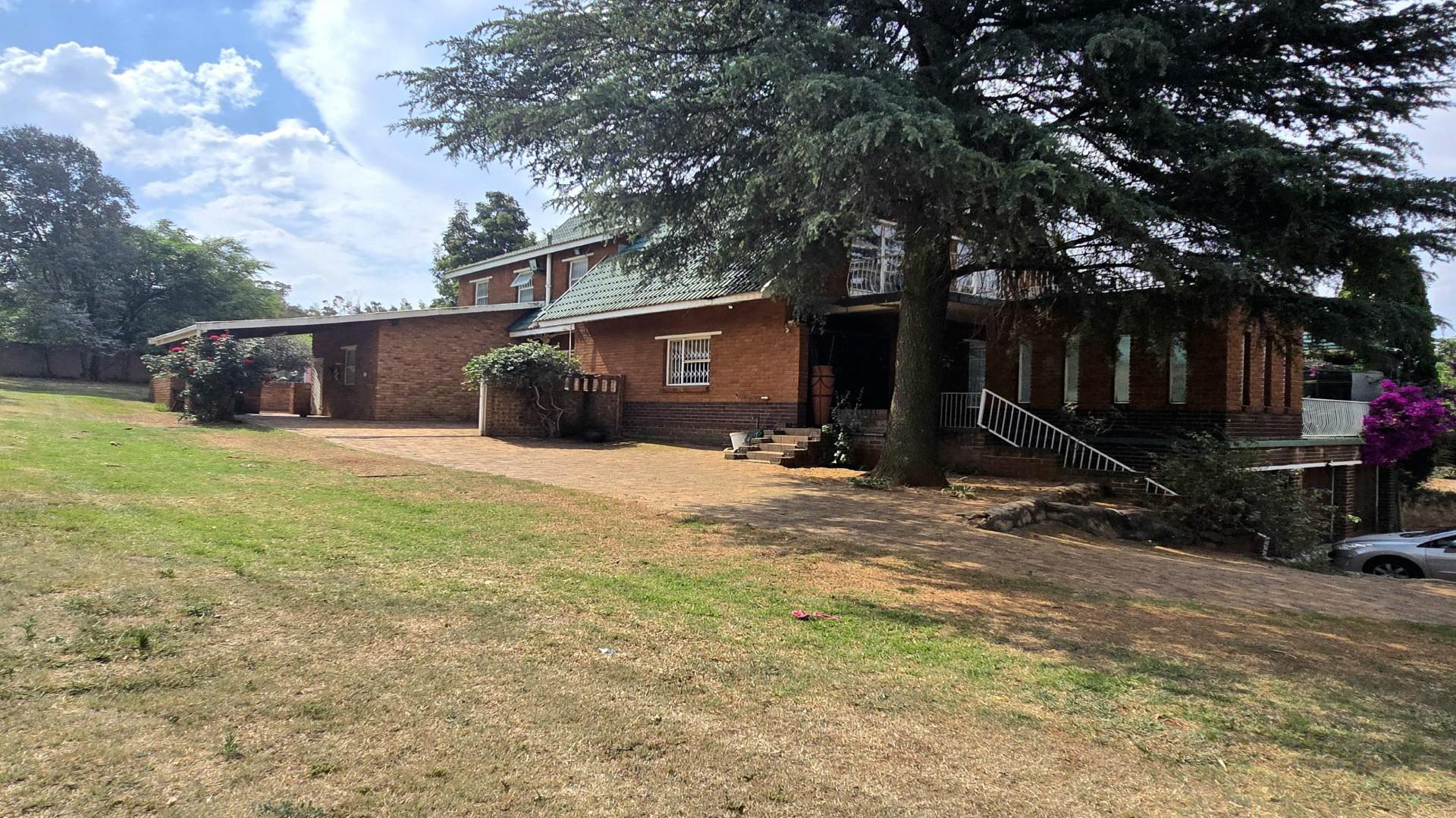 Backyard of property in Golf View 