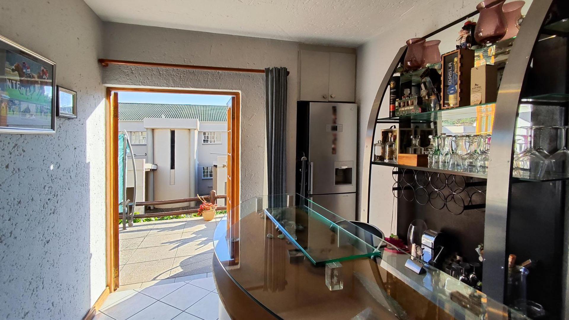 Spaces - 13 square meters of property in Bedfordview