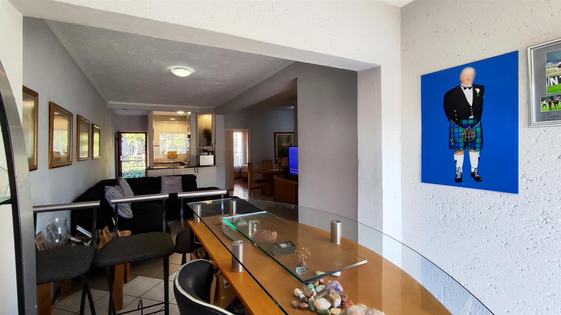 Spaces - 13 square meters of property in Bedfordview