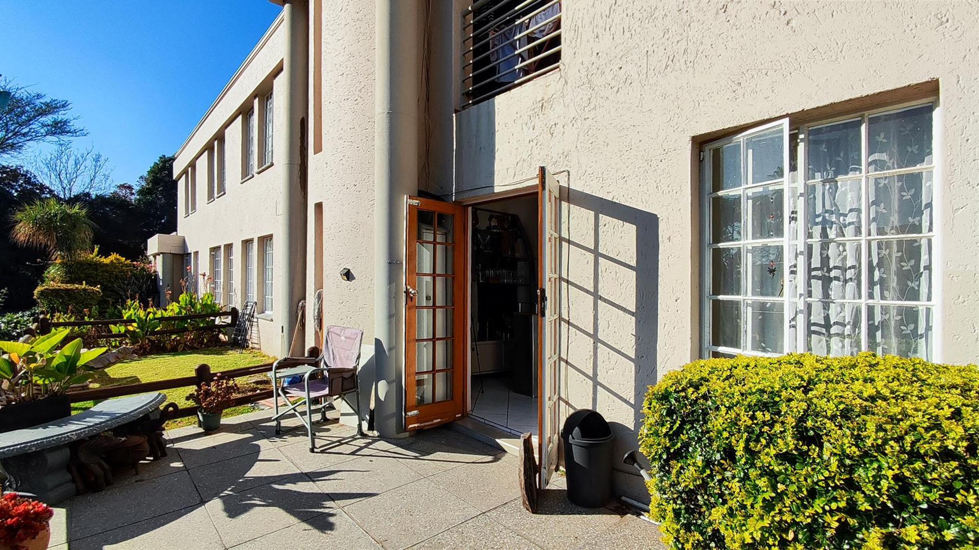 Patio - 24 square meters of property in Bedfordview