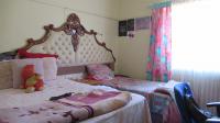 Bed Room 1 - 14 square meters of property in Wentworth Park
