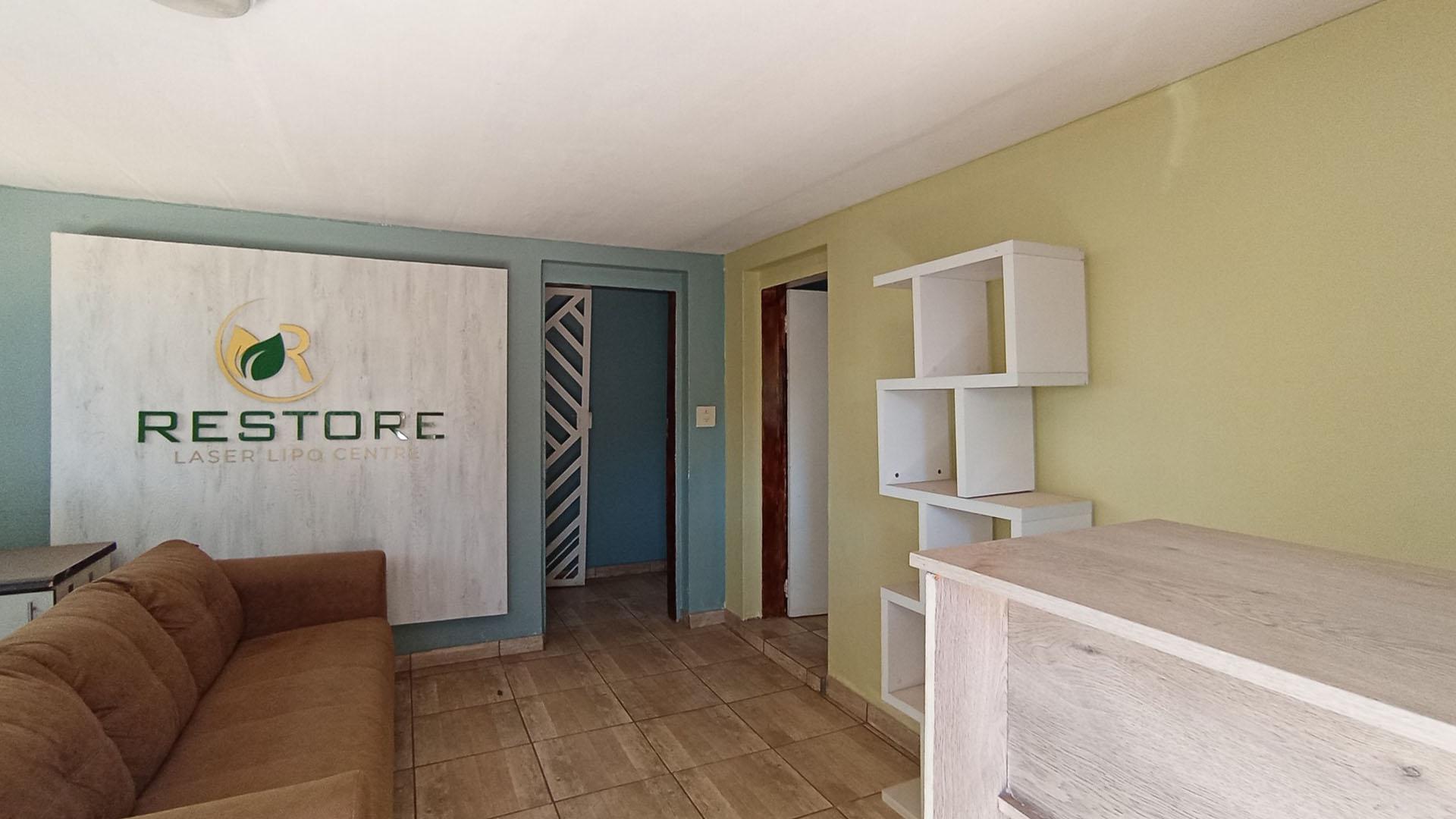 Lounges - 14 square meters of property in Moreletapark