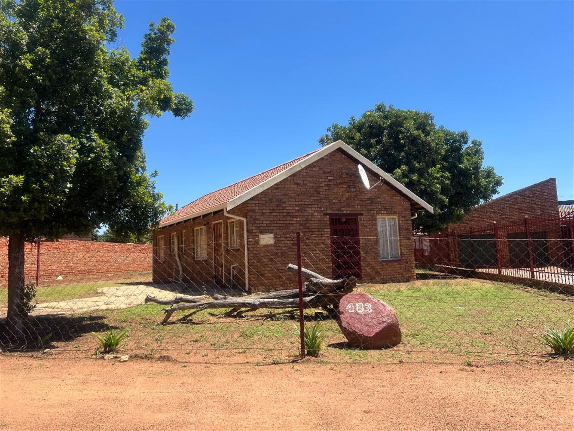 Front View of property in Soshanguve