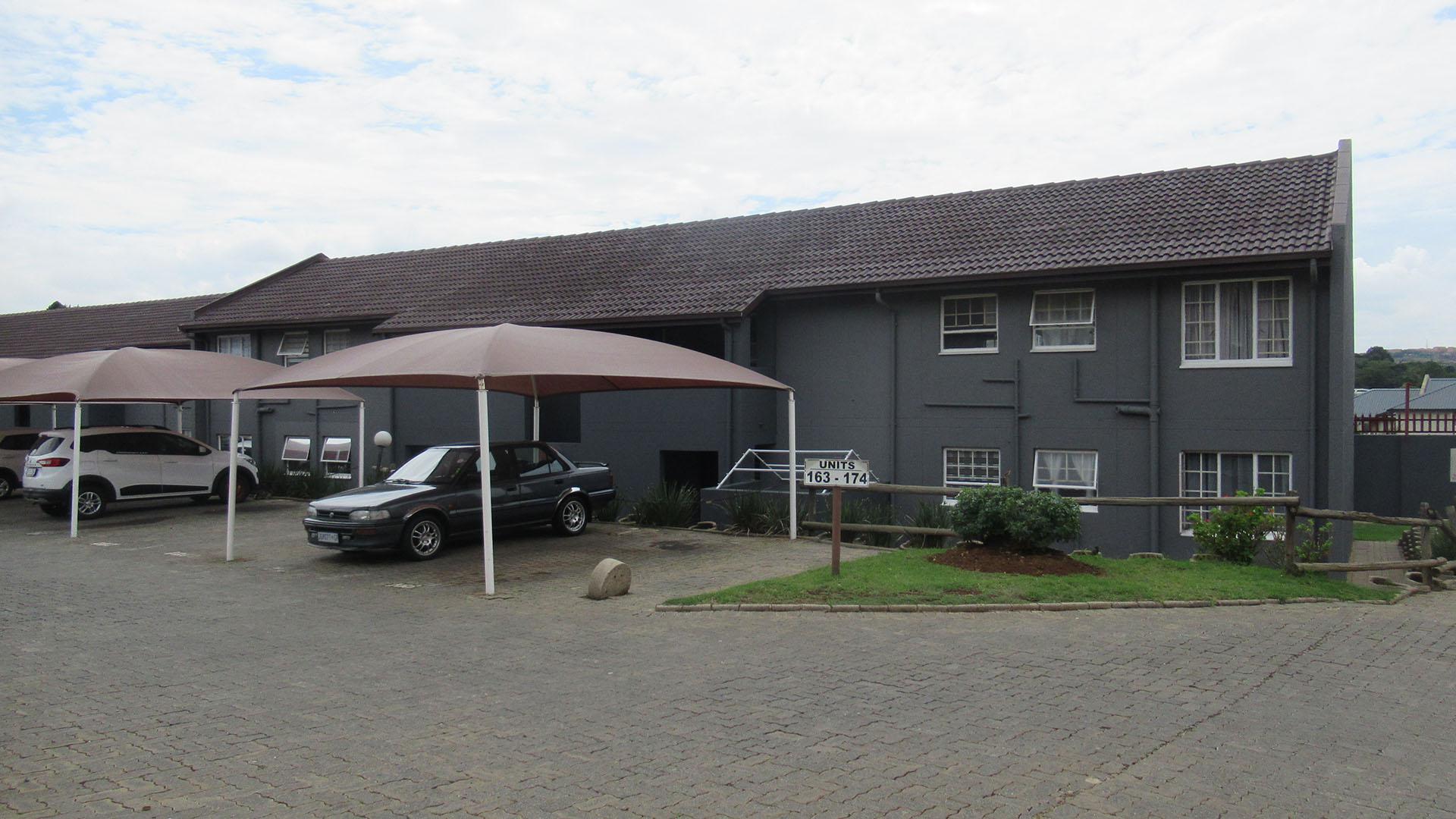 Front View of property in Alan Manor