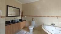 Main Bathroom - 32 square meters of property in Theresapark