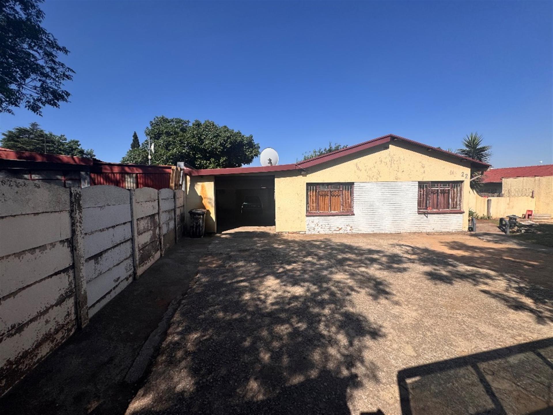Front View of property in Kempton Park