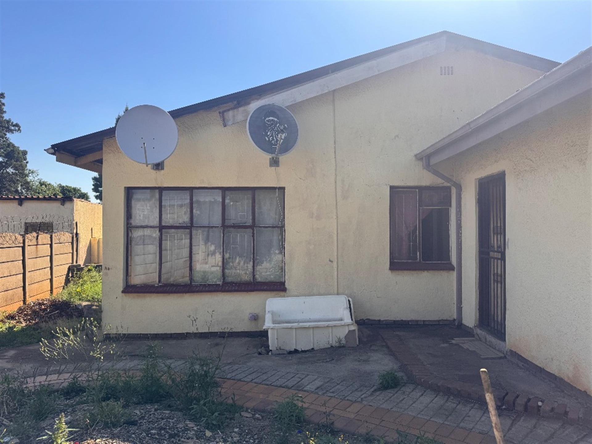 Front View of property in Kempton Park