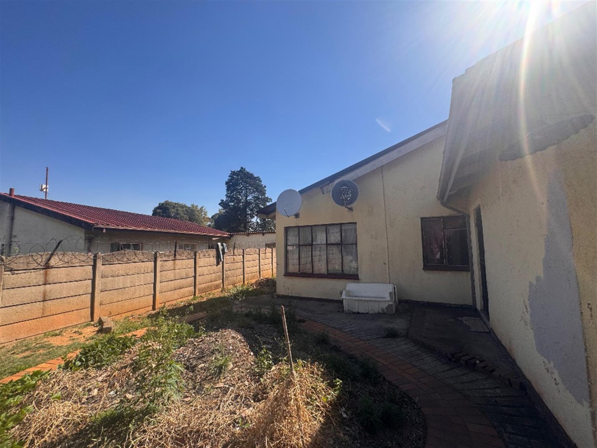 Front View of property in Kempton Park