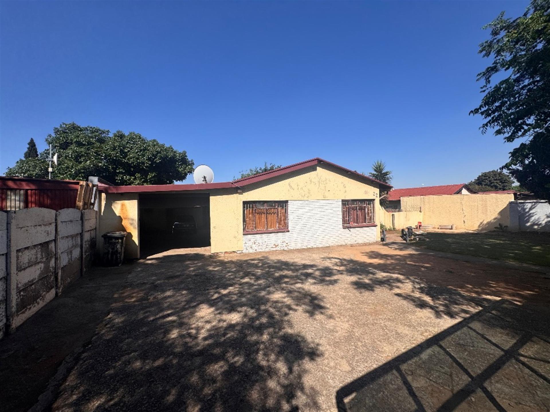 Front View of property in Kempton Park