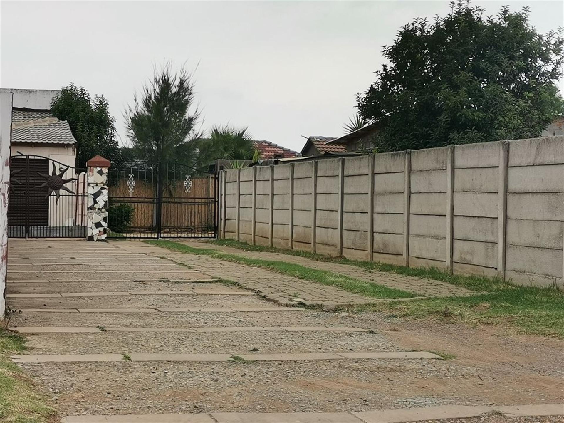 Front View of property in Windmill Park