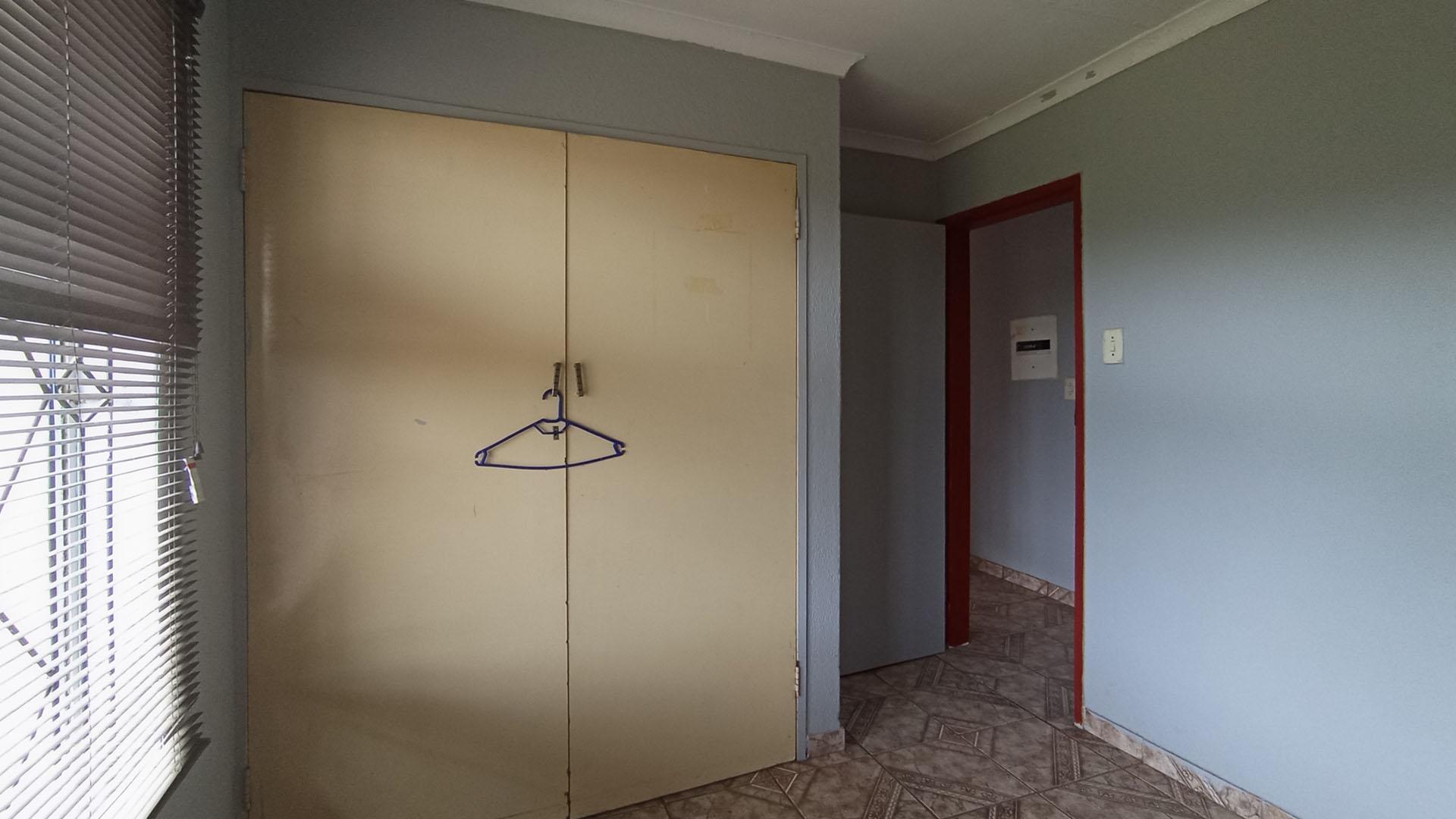 Bed Room 2 - 12 square meters of property in Soshanguve