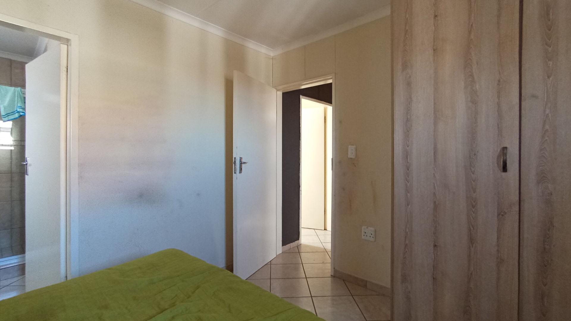 Main Bedroom - 16 square meters of property in Andeon