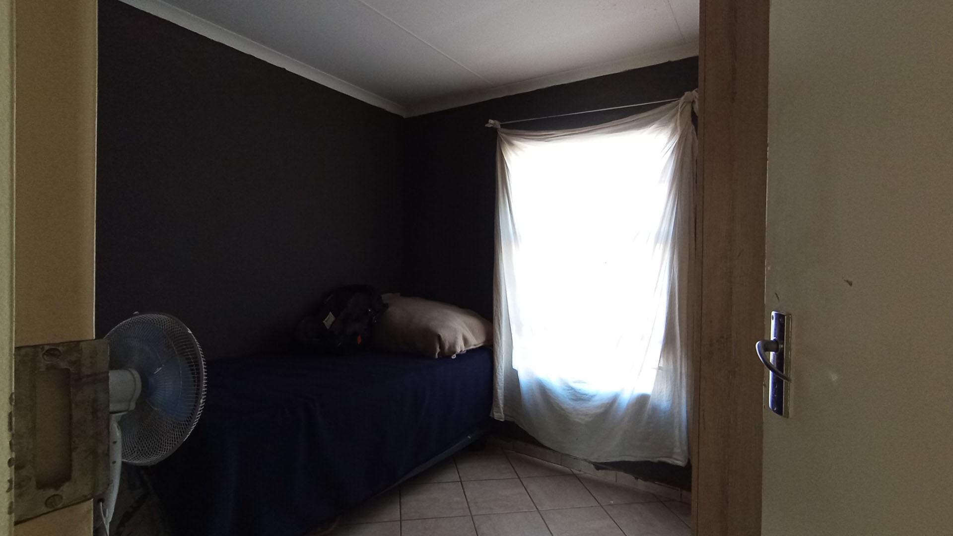 Bed Room 2 - 9 square meters of property in Andeon