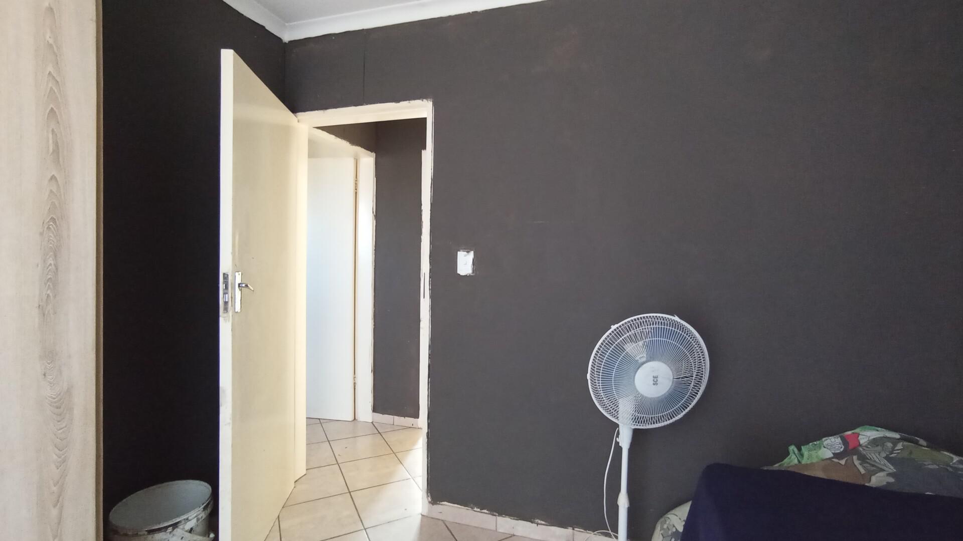 Bed Room 2 - 9 square meters of property in Andeon