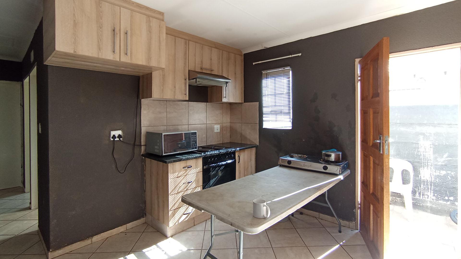 Kitchen - 10 square meters of property in Andeon