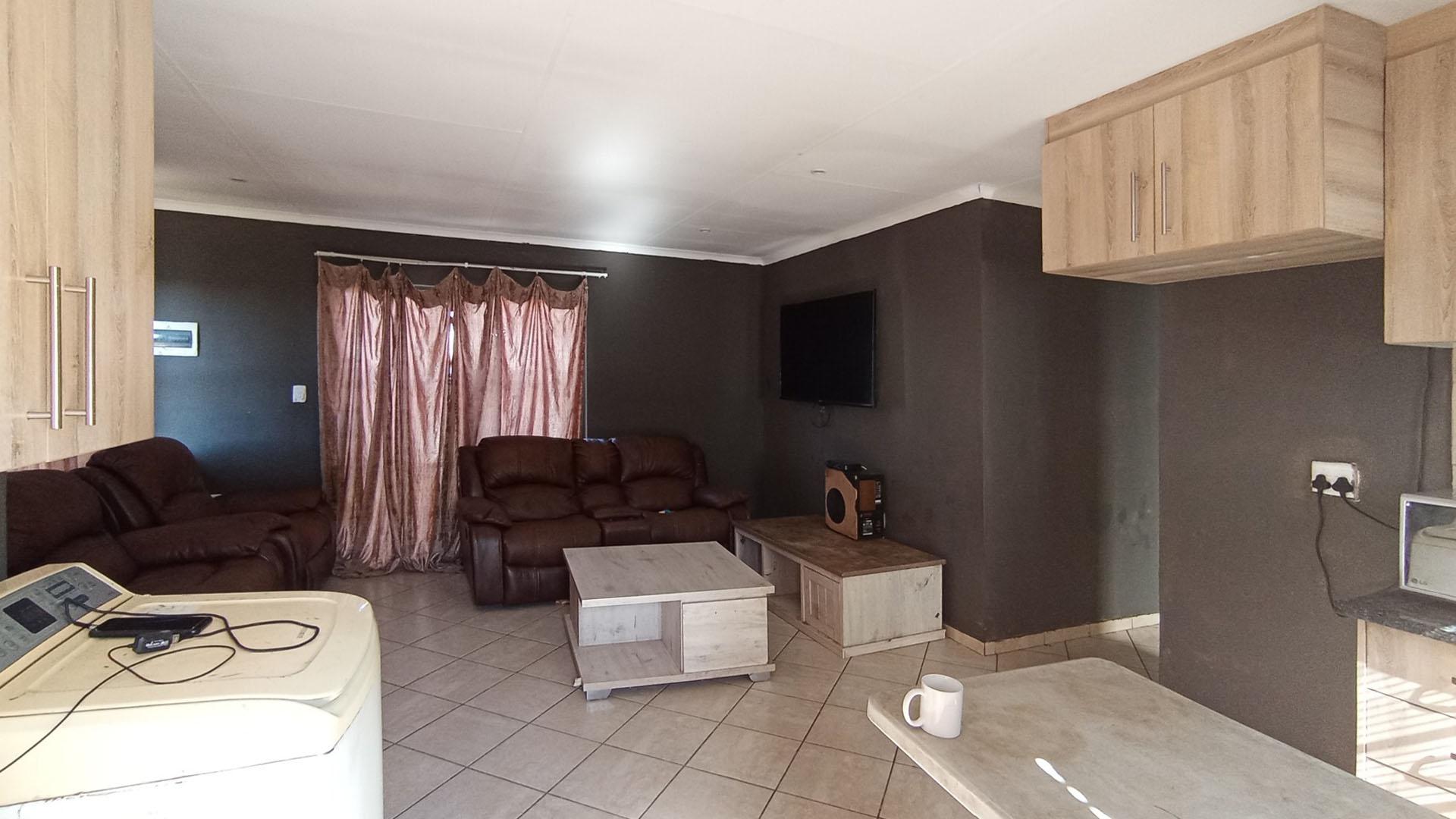 Kitchen - 10 square meters of property in Andeon