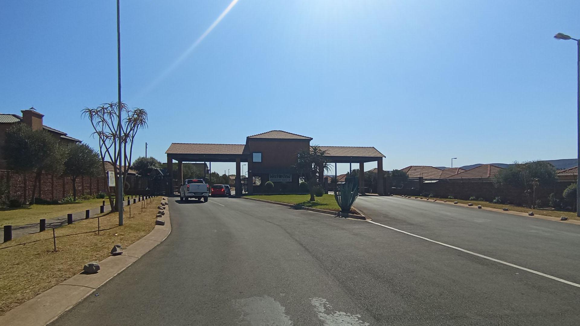 Front View of property in Andeon