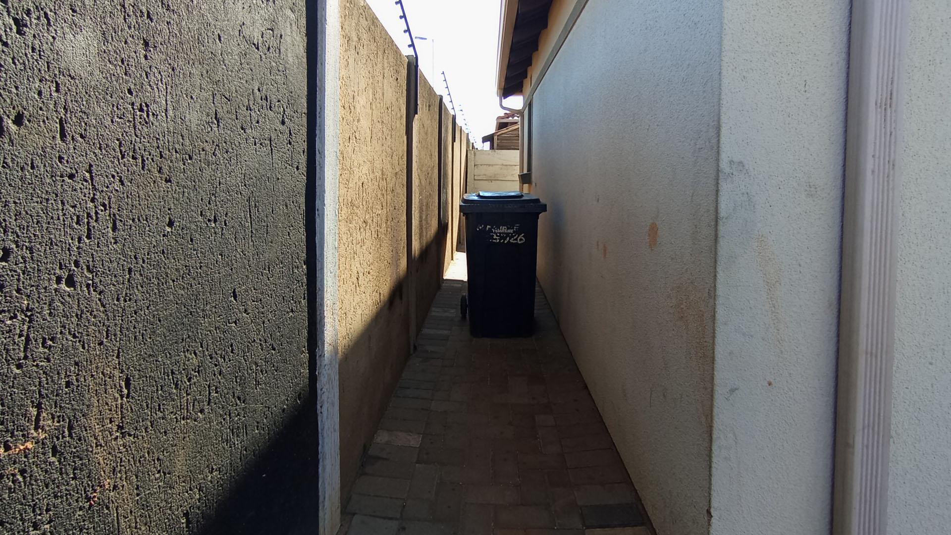 Backyard of property in Andeon