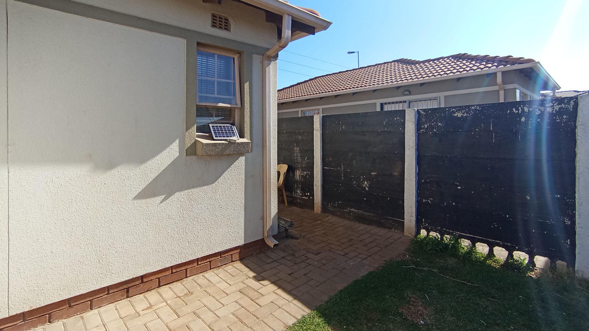 Backyard of property in Andeon