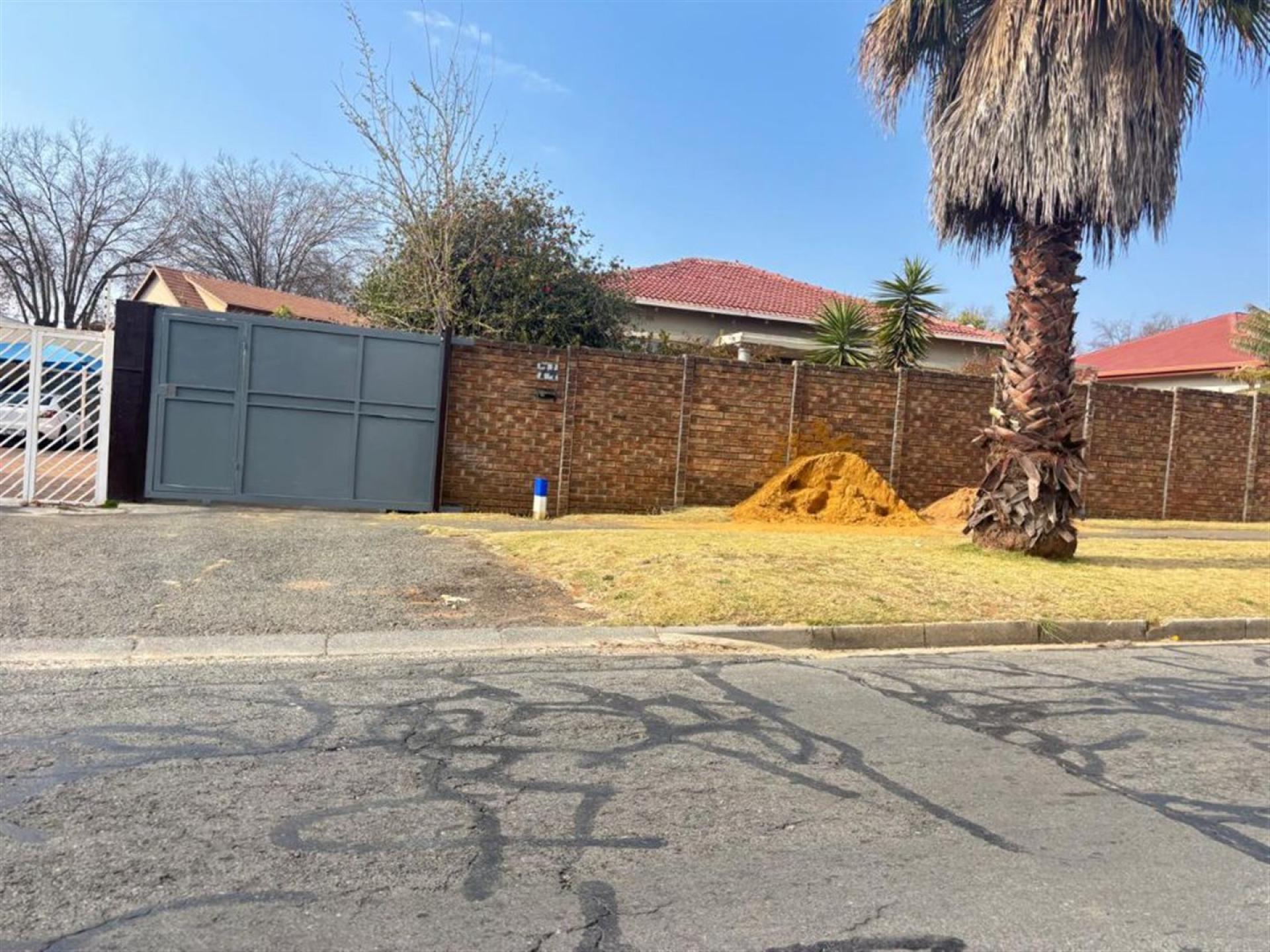Front View of property in The Hill
