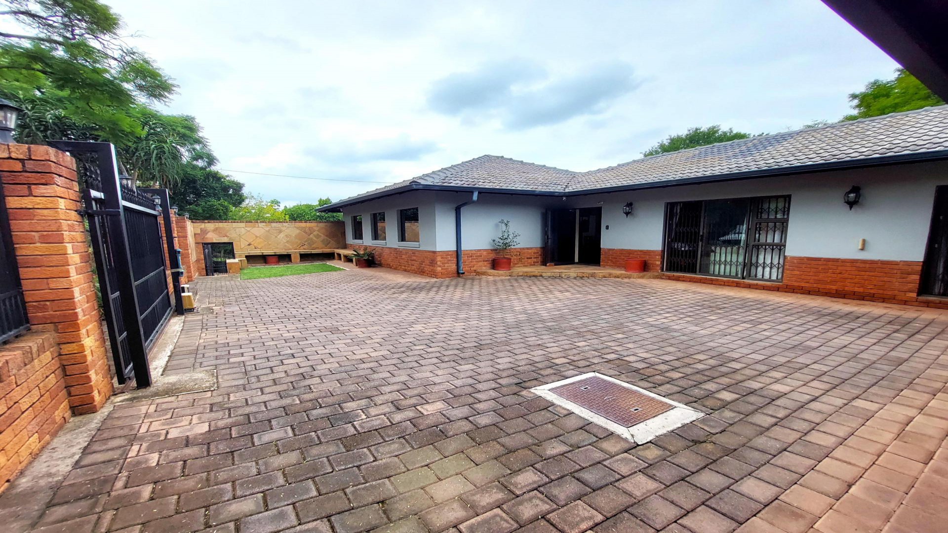 Front View of property in Lukasrand