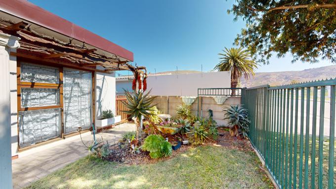 4 Bedroom House for Sale For Sale in Paarl - MR651014