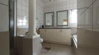Main Bathroom - 10 square meters of property in Moreletapark