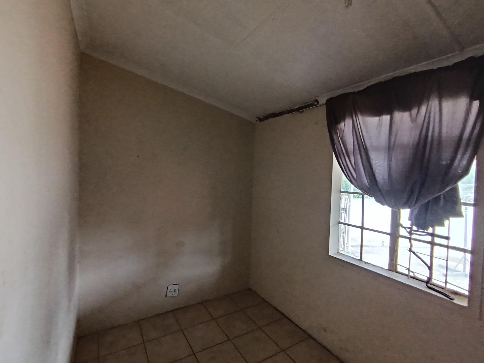 Bed Room 1 of property in Breidbach