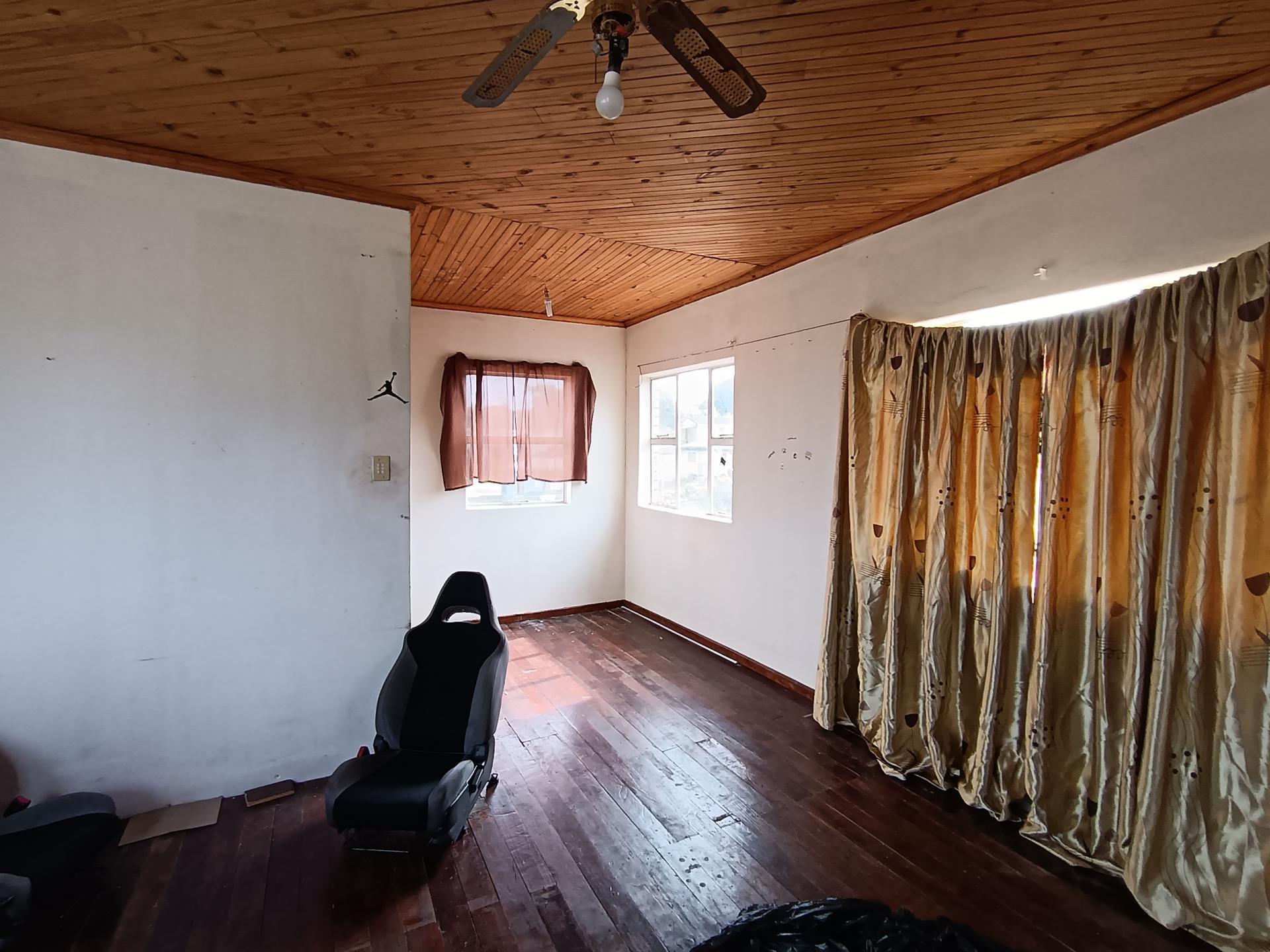 Main Bedroom of property in Breidbach