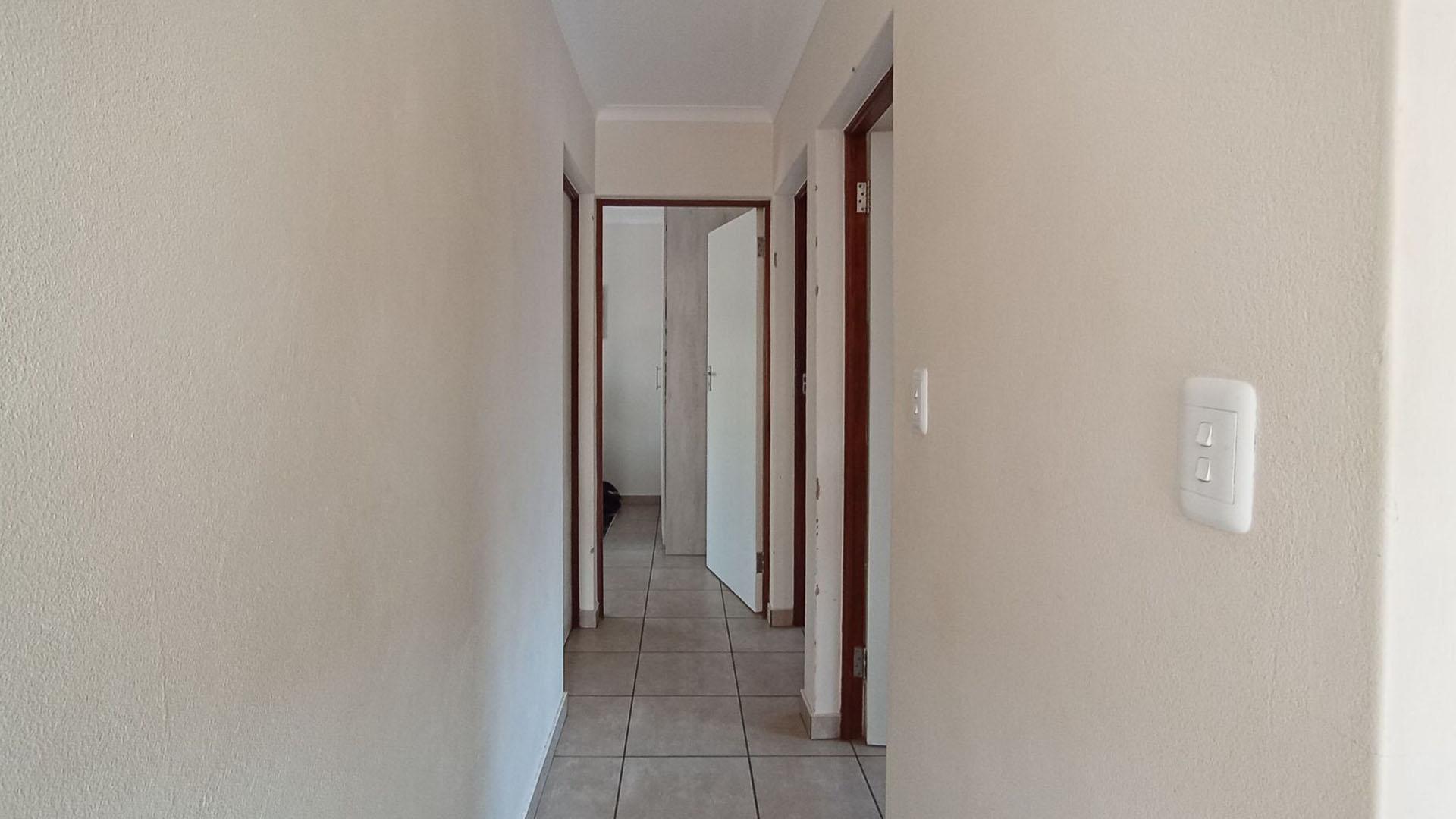 Spaces - 4 square meters of property in Chantelle