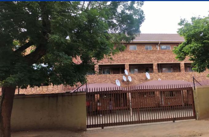 2 Bedroom Sectional Title for Sale For Sale in Kempton Park - MR651253